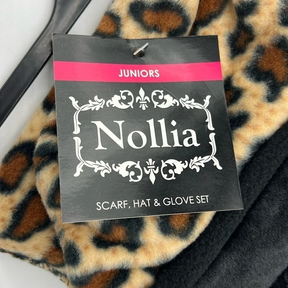 NOLLIA JUNIORS SIZE SCARF HAT AND GLOVE SET NEW WITH TAGS ANIMAL PRINT